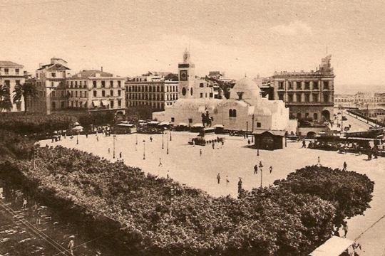 Place-gouvernement-alger-660019